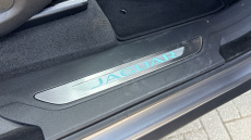 Jaguar F-Pace 2.0 D200 R-Dynamic HSE Black 5dr Auto AWD Diesel Estate